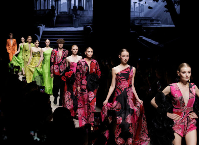 Designer Kamil Hewavitharana showcased a sophisticated batik collection under his LIMAK by KAMIL label at Moscow Fashion Week recently